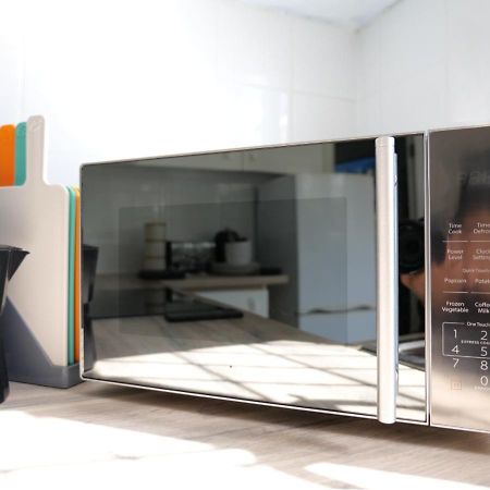Modern Spark Home With Parking, Garden, Wi-Fi Birmingham Exteriör bild