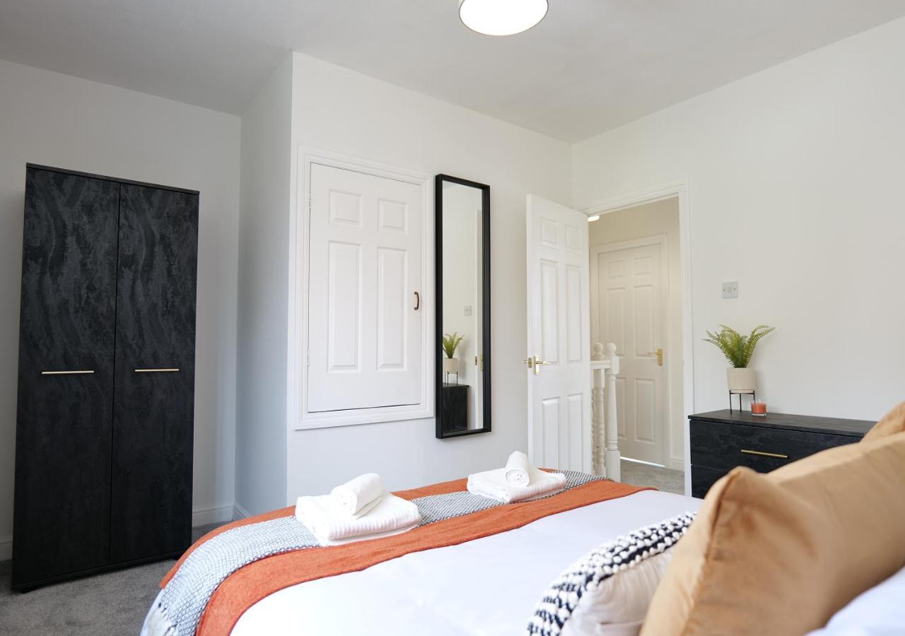 Modern Spark Home With Parking, Garden, Wi-Fi Birmingham Exteriör bild