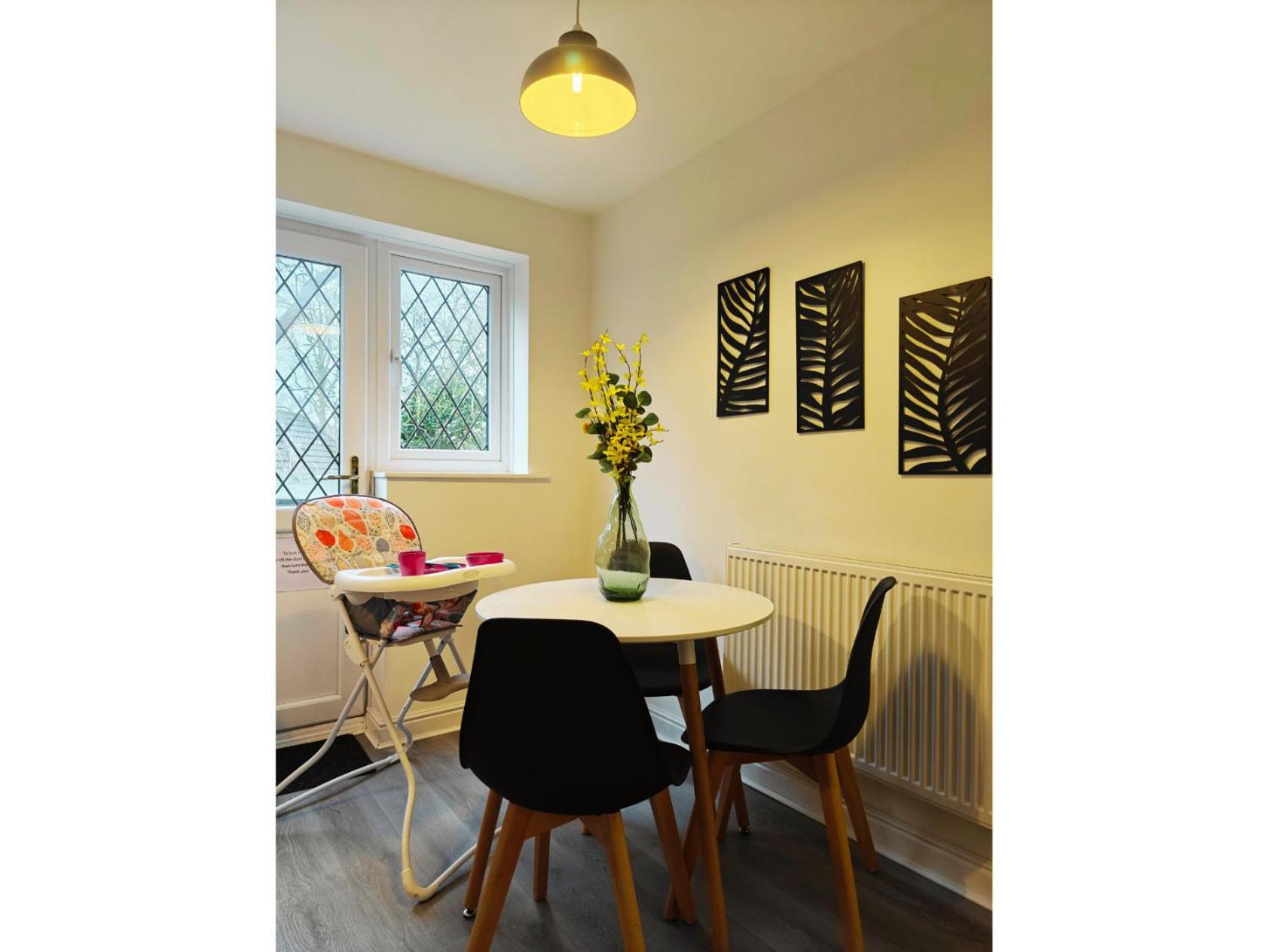 Modern Spark Home With Parking, Garden, Wi-Fi Birmingham Exteriör bild