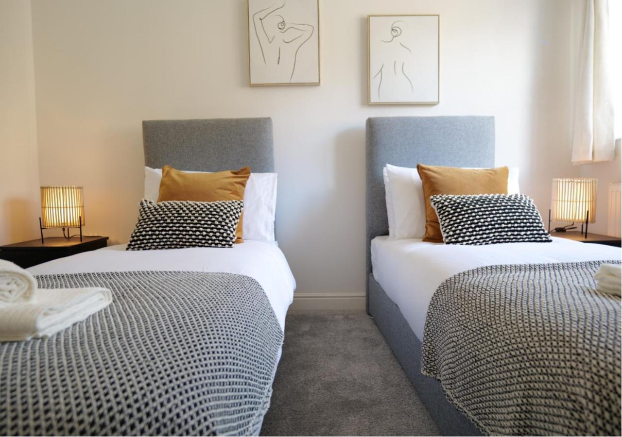 Modern Spark Home With Parking, Garden, Wi-Fi Birmingham Exteriör bild